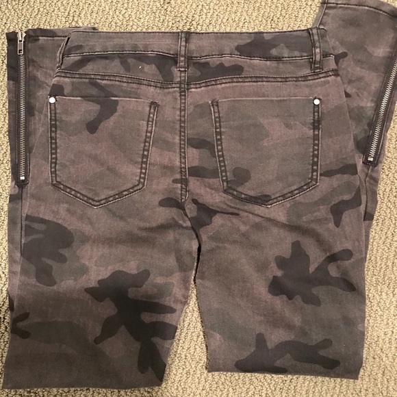 Camouflage pattern Jeans by Design Lab Size 26 - Picture 3 of 4